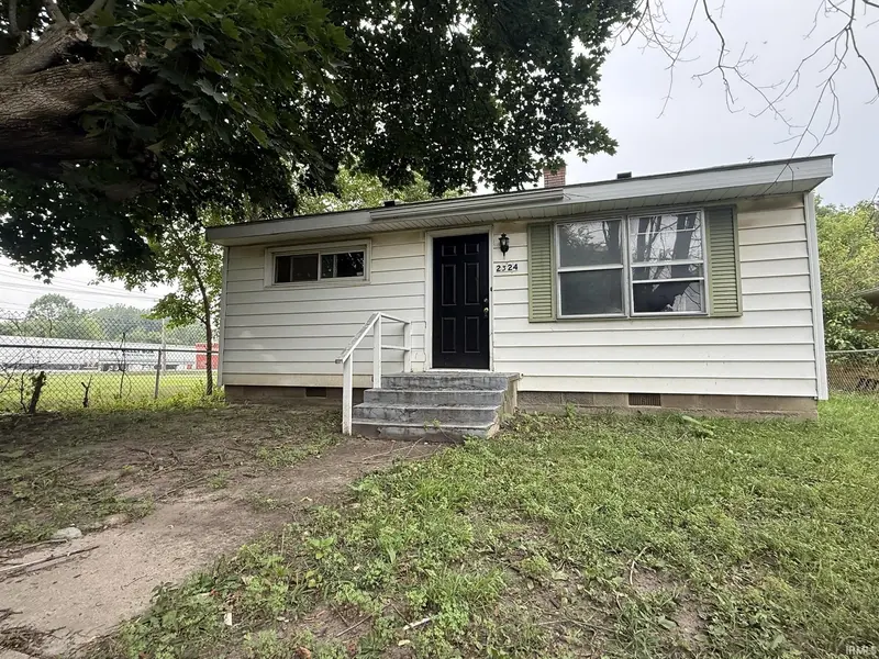 2324 25 th ***, Fort Wayne, IN 46807