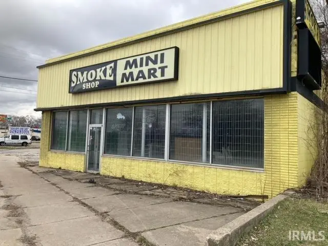 1712 E Lincoln WAY, South Bend, IN 46613-3421