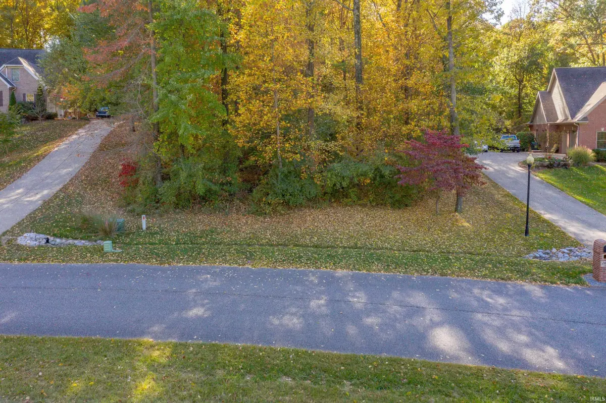 2701 Woodstone LN, Evansville, IN 47712