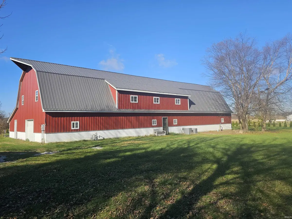 751 N Falvey ST, Winamac, IN 46996