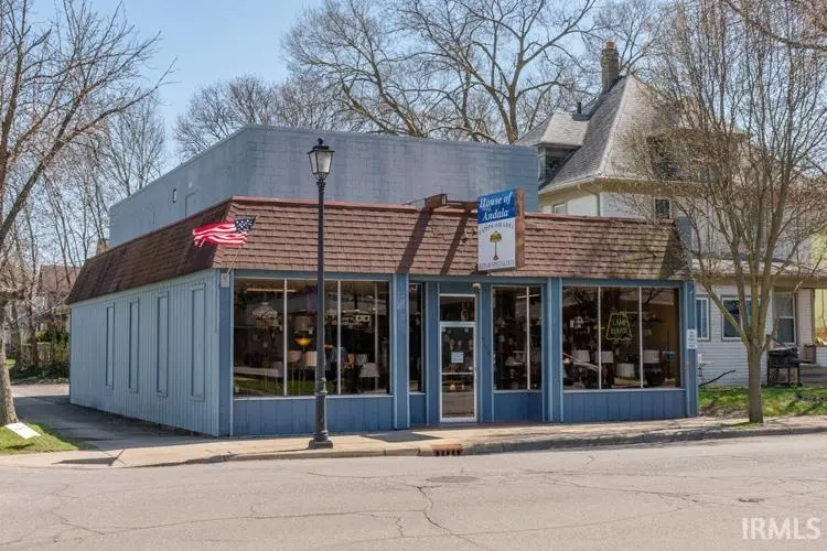 2102 Miami ST, South Bend, IN 46613