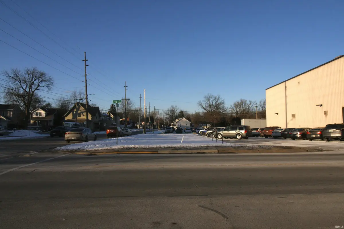 300 E 7Th ST, Auburn, IN 46706