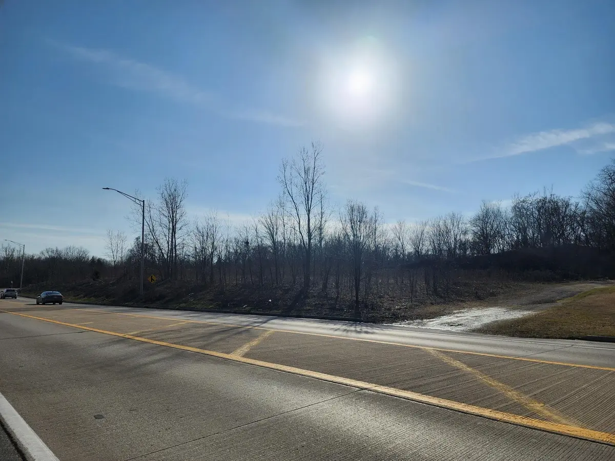 2121 Hillegas RD, Fort Wayne, IN 46808