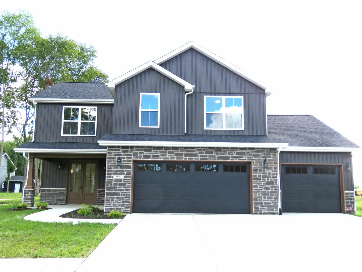 909 S Hoke AVE, Frankfort, IN 46041