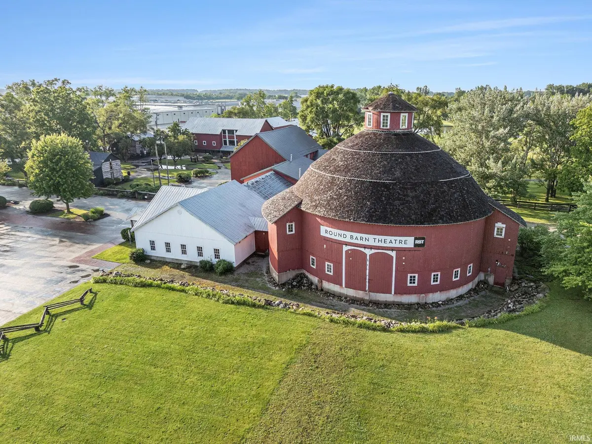 1600 W Market ST, Nappanee, IN 46550