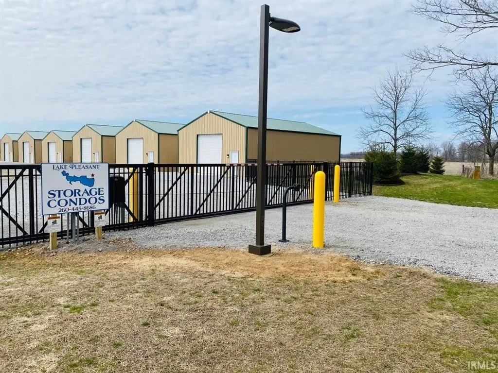 7900 N 450 W Unit 8 ***, Fremont, IN 46737