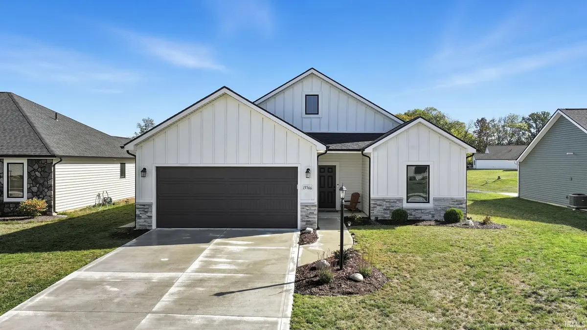 15366 Brimwillow DR, Huntertown, IN 46748