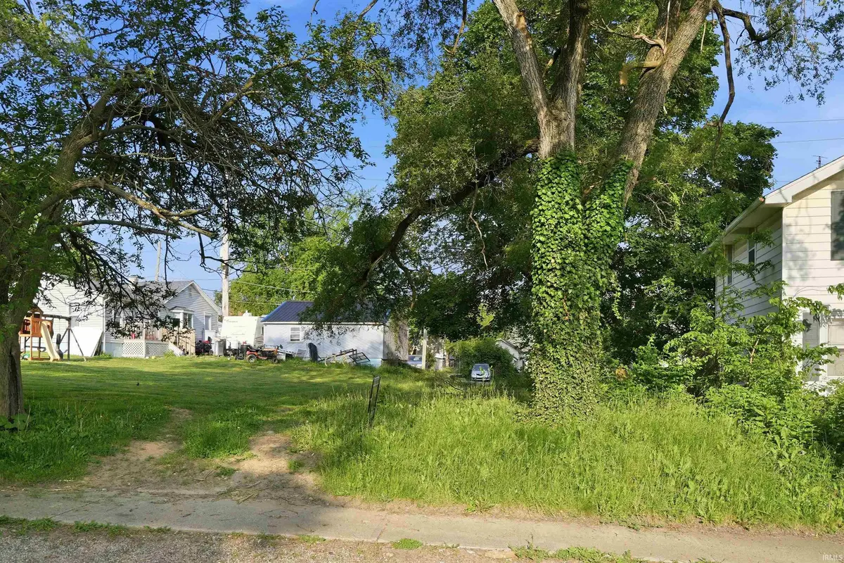 2405 Cass ST, Fort Wayne, IN 46808
