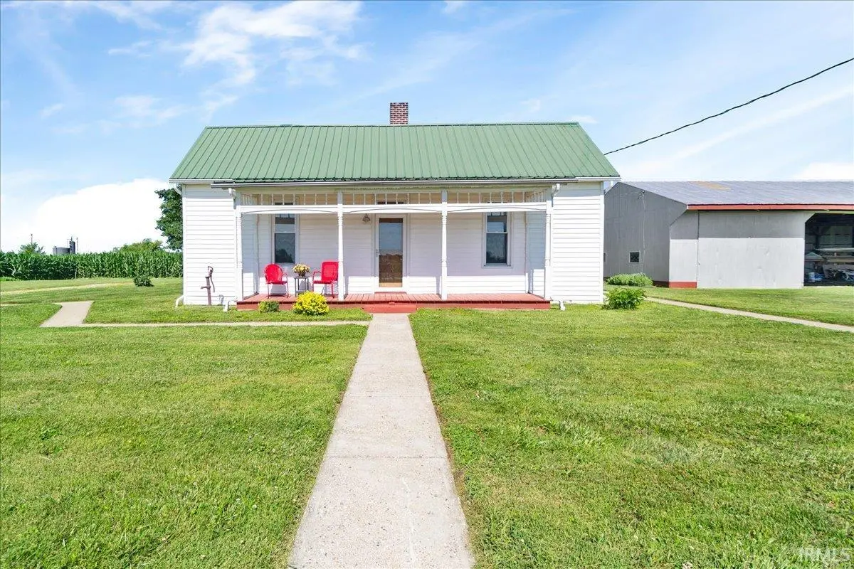 4833 N SHILOH CHURCH RD, Patoka, IN 47666