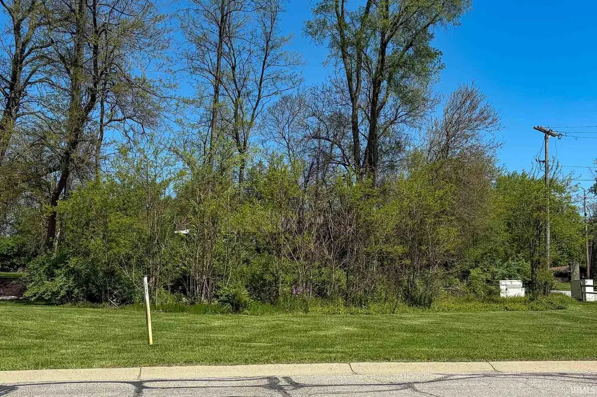 18015 Stoneridge DR, South Bend, IN 46637