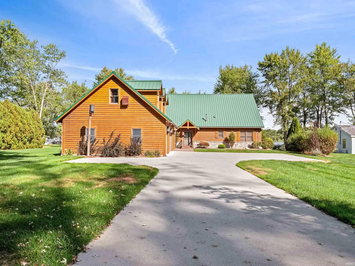 1905 E 750 S ***, Wolcottville, IN 46795