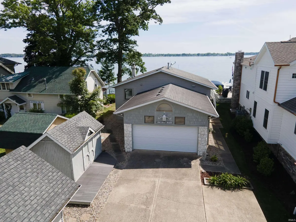 11068 N Ideal Beach DR, Syracuse, IN 46567