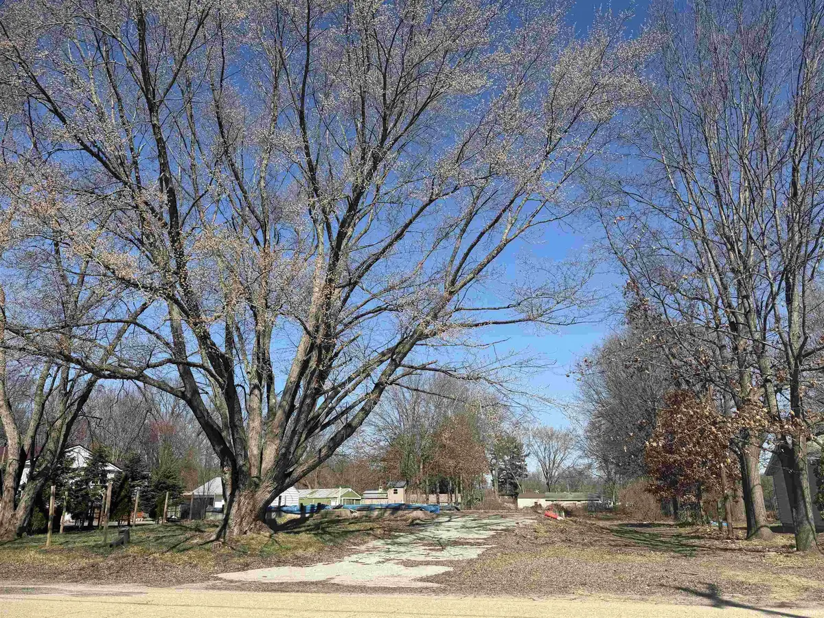 27723 Plainfield DR, Elkhart, IN 46514
