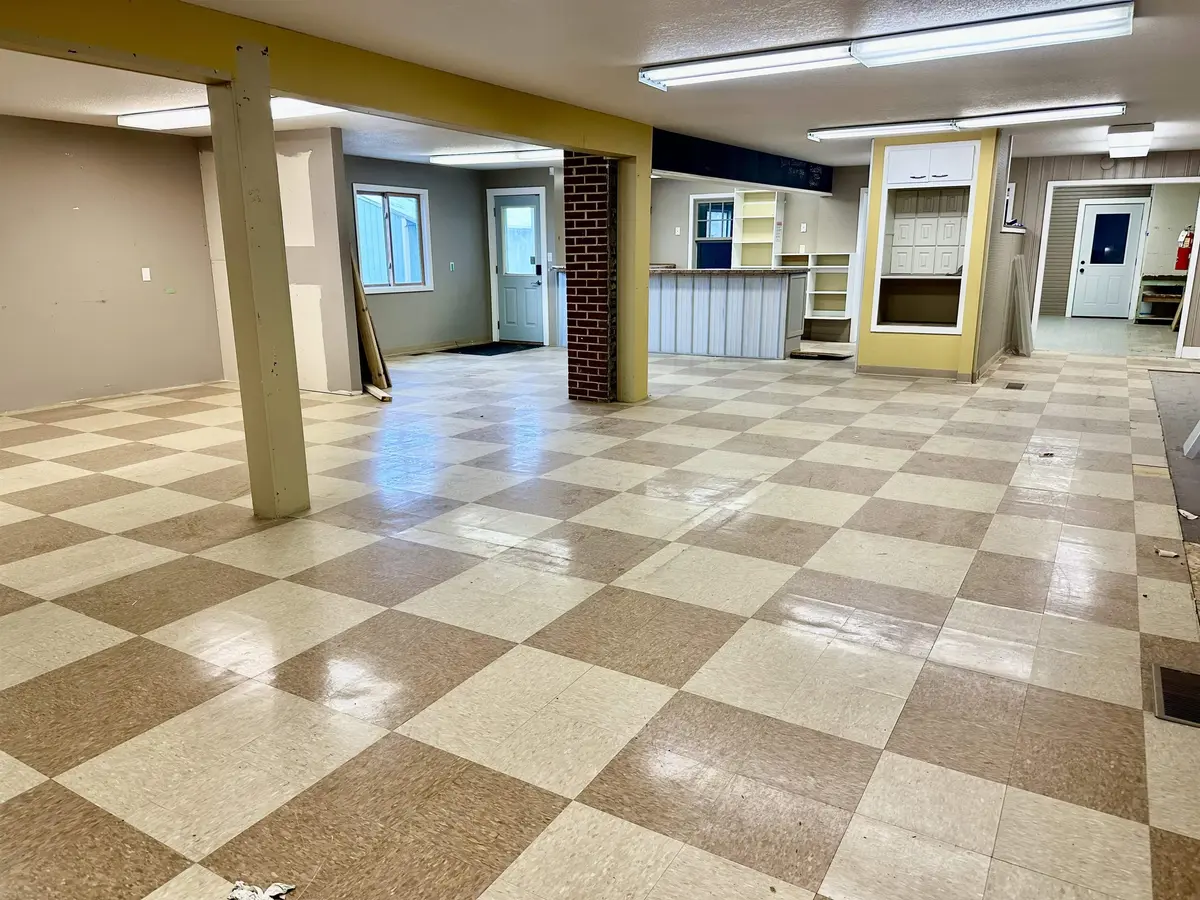 304 S Wayne ST, Fremont, IN 46737