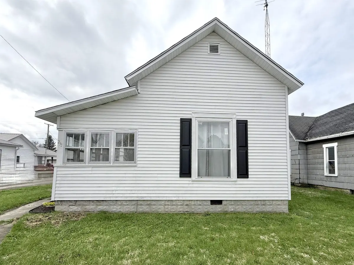 233 E Commerce ST, Dunkirk, IN 47336