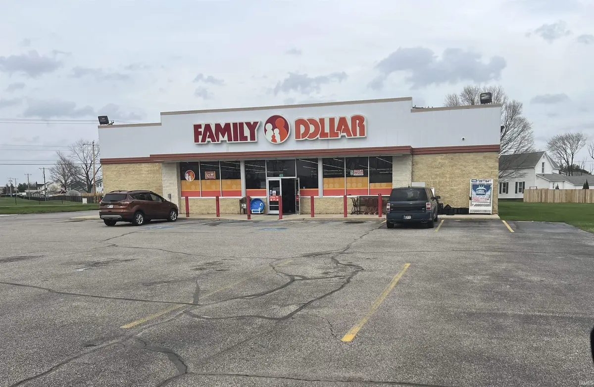 435 E Center RD, Bourbon, IN 46504