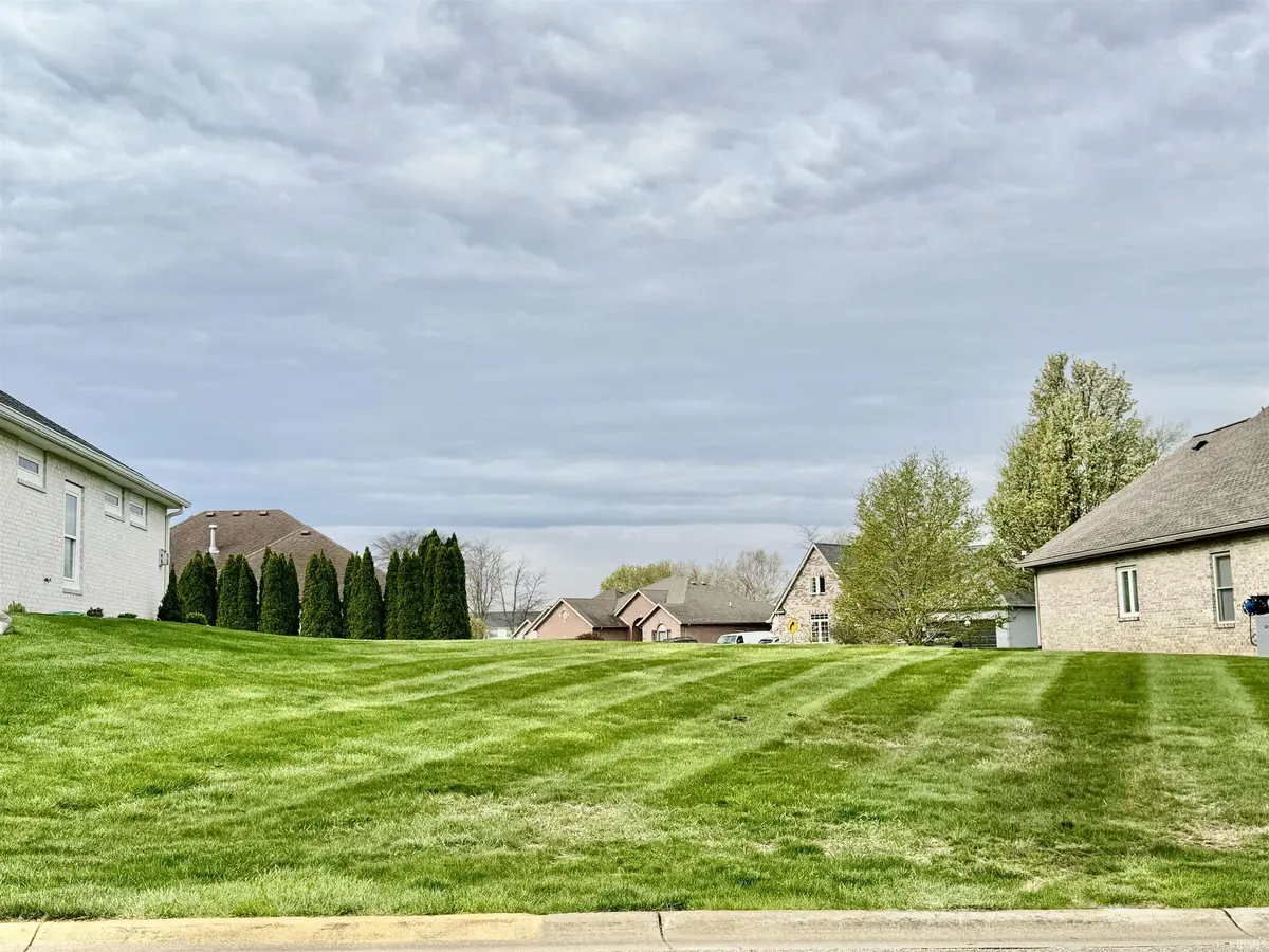 1813 Hunter's Cove CIR, Kokomo, IN 46902