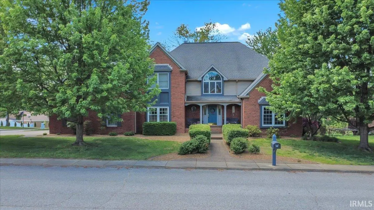 3411 Pine Ridge DR, Newburgh, IN 47630
