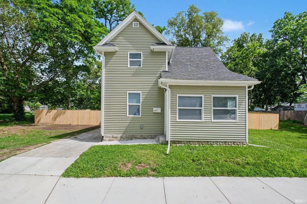 225 Milton ST, South Bend, IN 46613