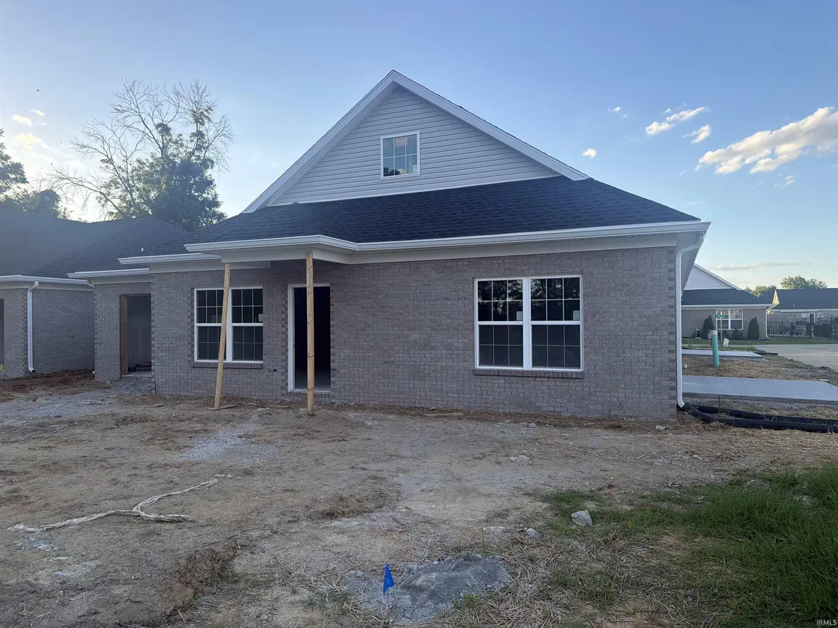 6707 Palm DR, Evansville, IN 47715