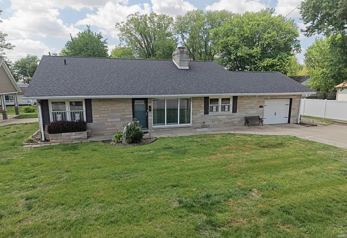 707 N Line ST, Loogootee, IN 47553