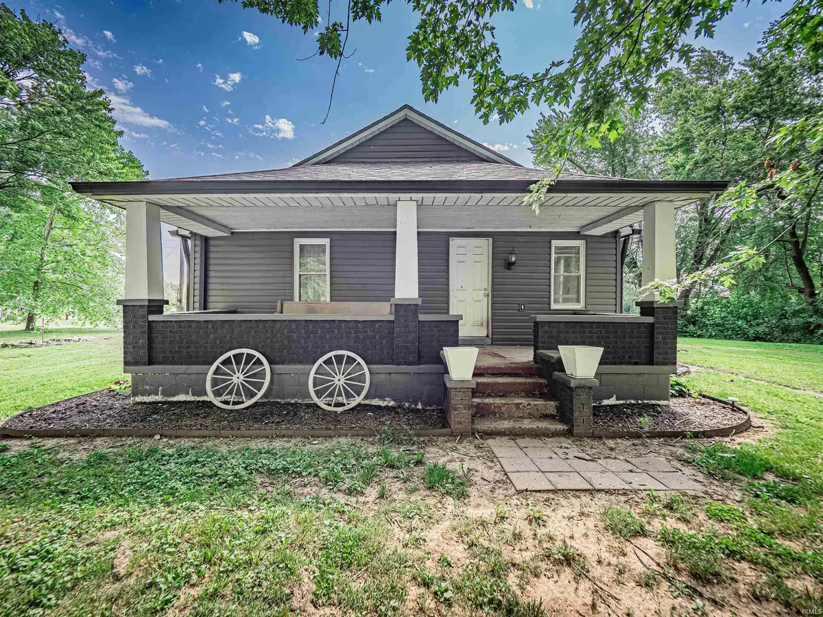 205 S Mariah ST, Winslow, IN 47598
