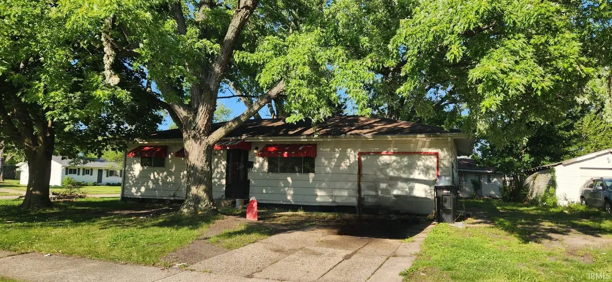 226 N Lombardy DR, South Bend, IN 46619
