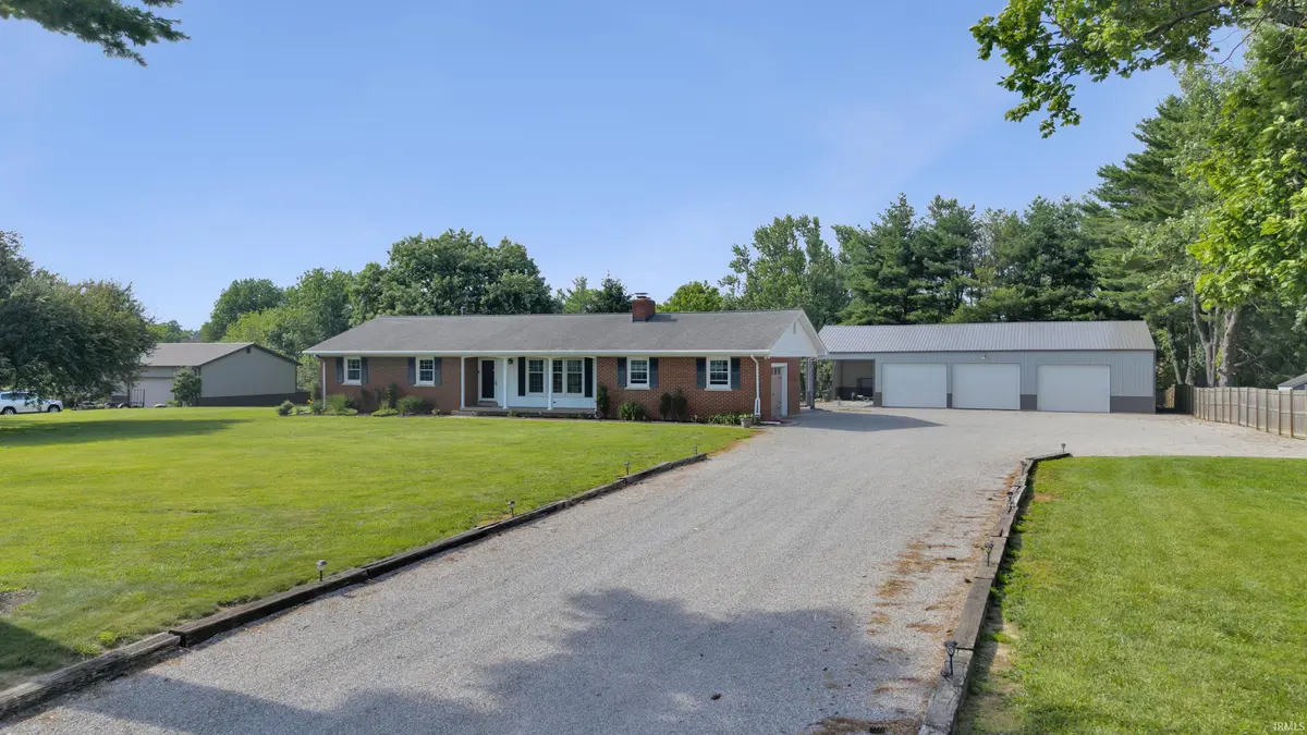 7688 Vann RD, Newburgh, IN 47630