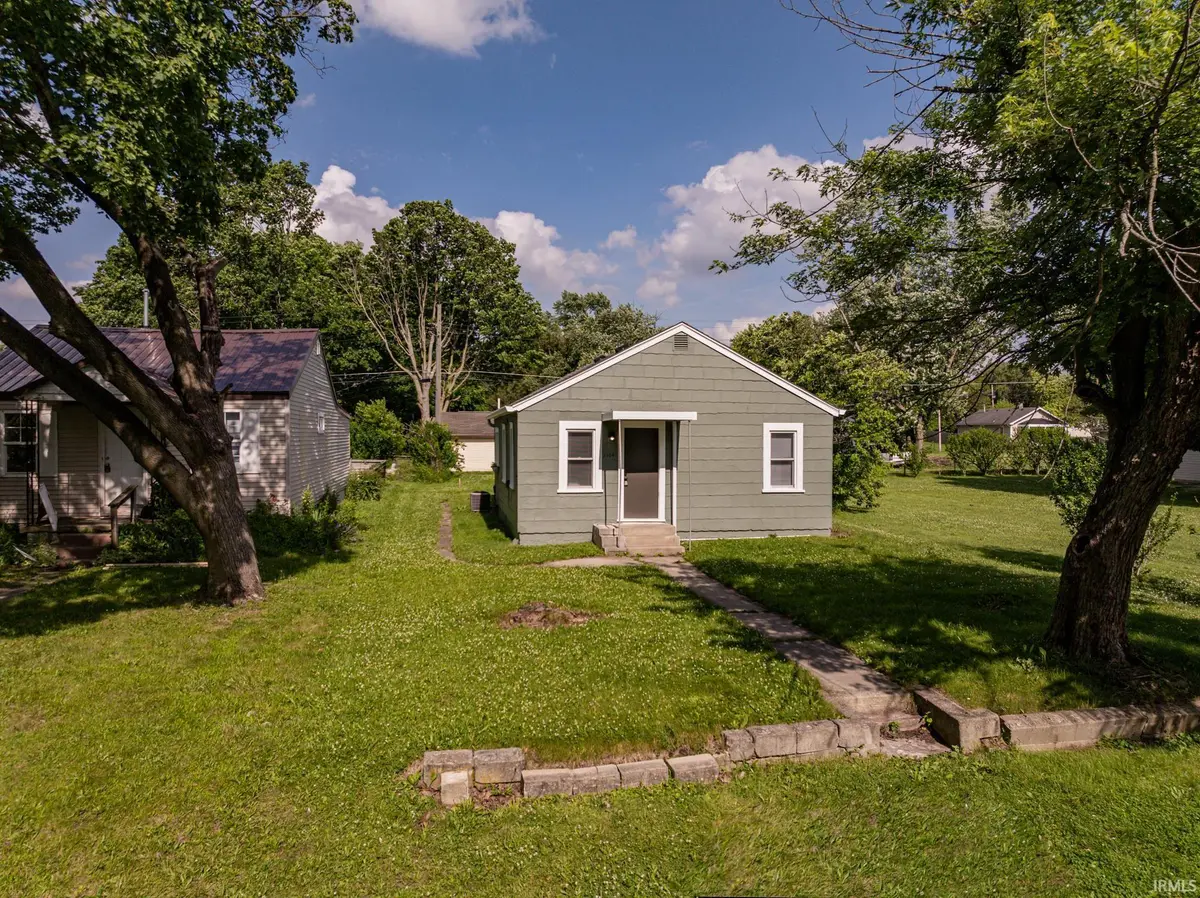 2104 S Biltmore Ave ***, Muncie, IN 47302