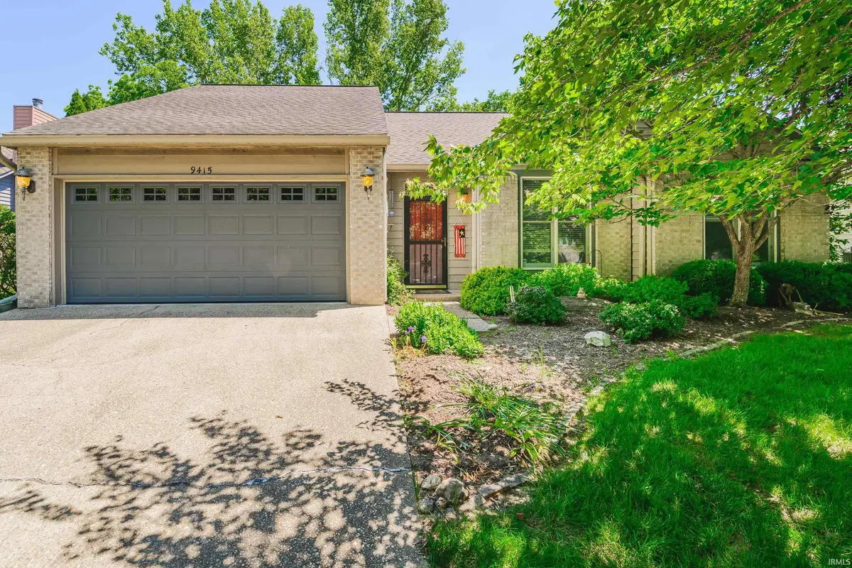 9415 S Harbour Pointe DR, Bloomington, IN 47401