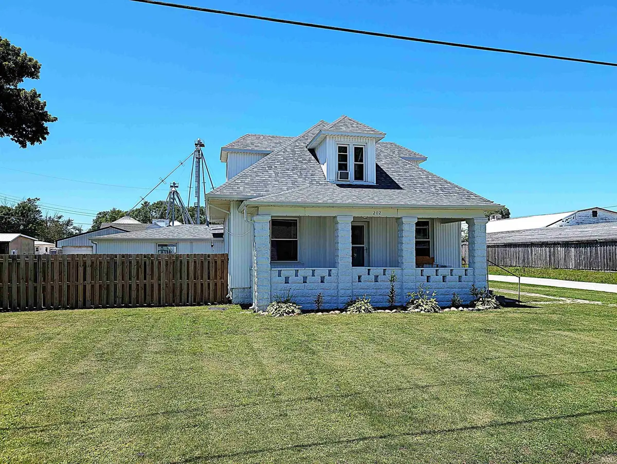 202 S Burke ST, Wolcott, IN 47995