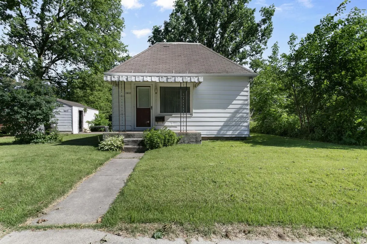 1032 E Indiana AVE, Elkhart, IN 46516-4135