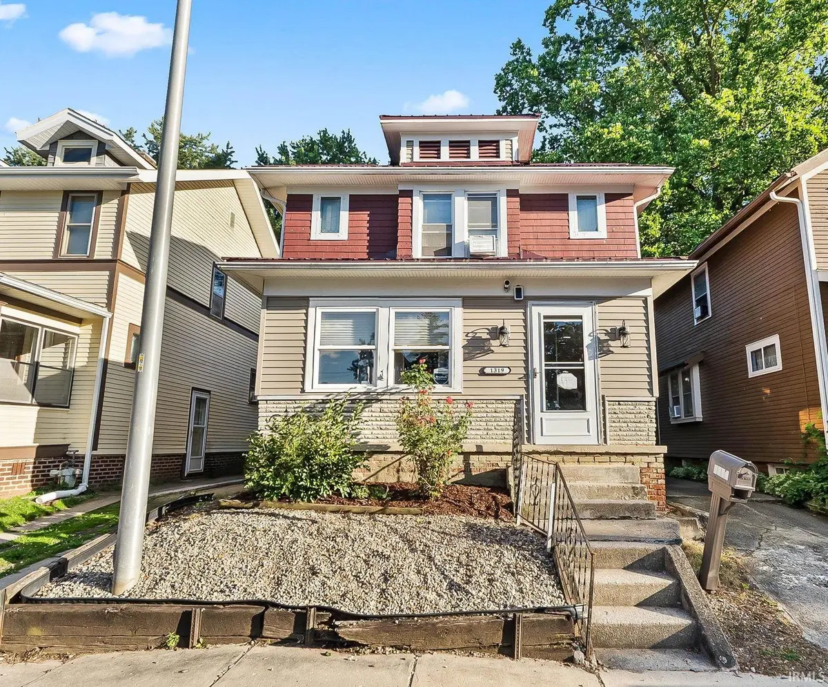 1319 W Wildwood AVE, Fort Wayne, IN 46807-1527