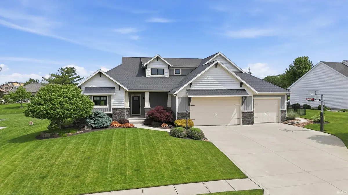 10223 Buttonwood PASS, Leo, IN 46765