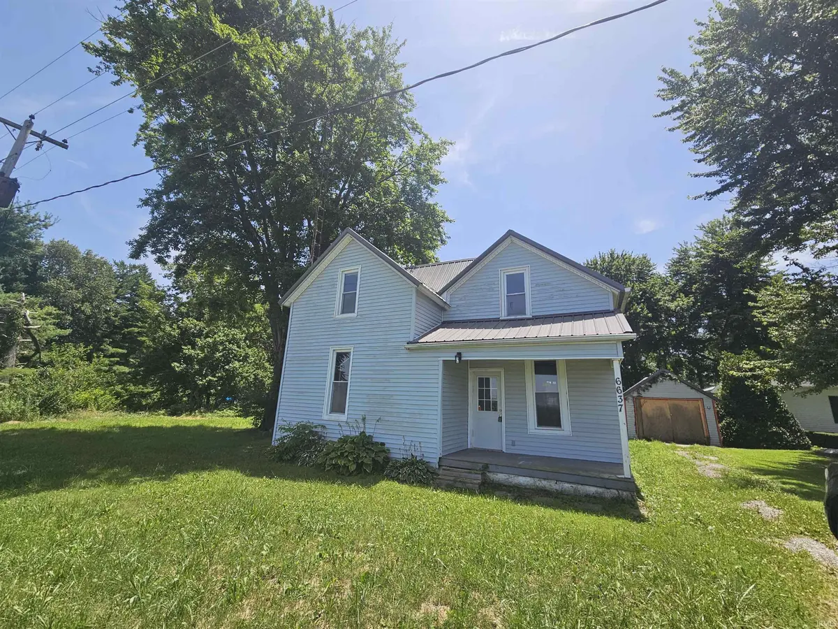 6637 Highway 11 ***, Mount Carmel, IL 62863