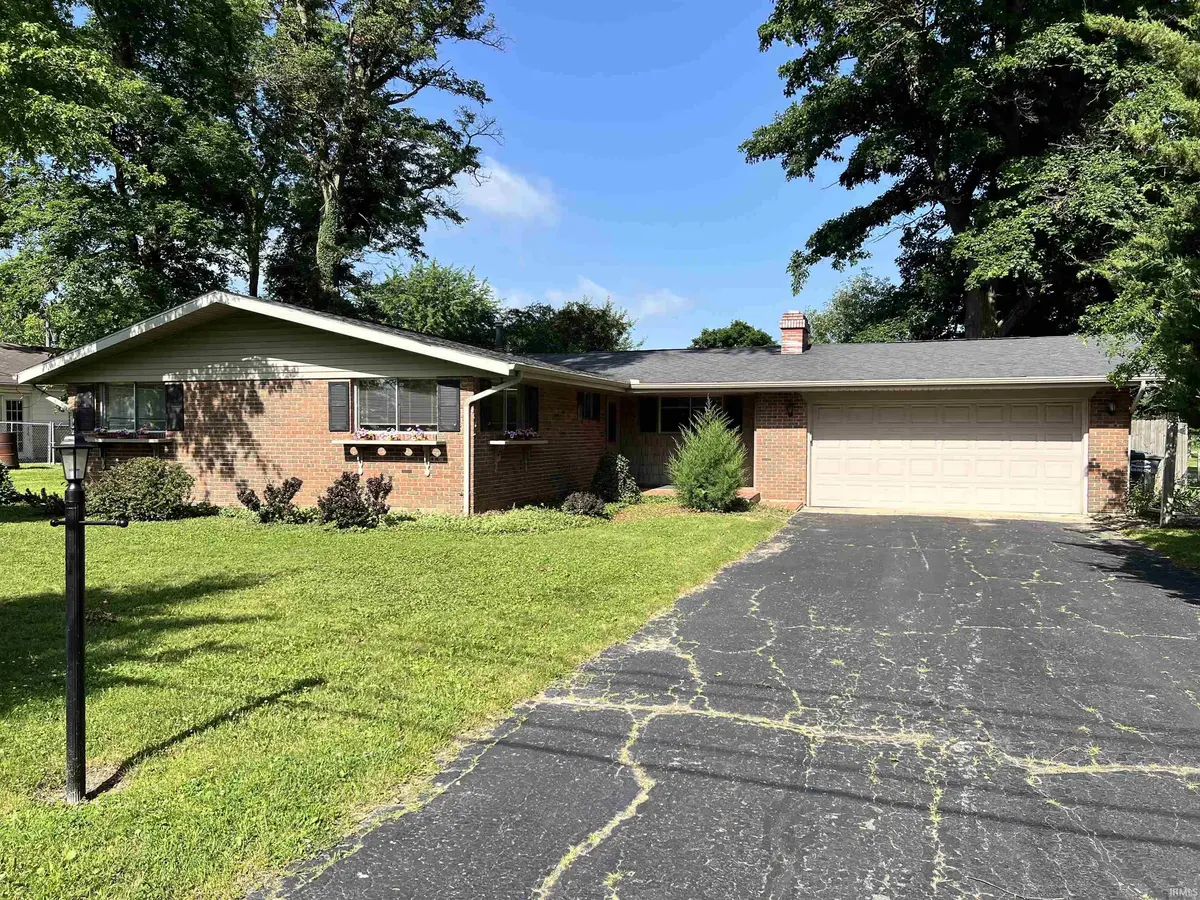 1930 N Tree ST, Parker City, IN 47368