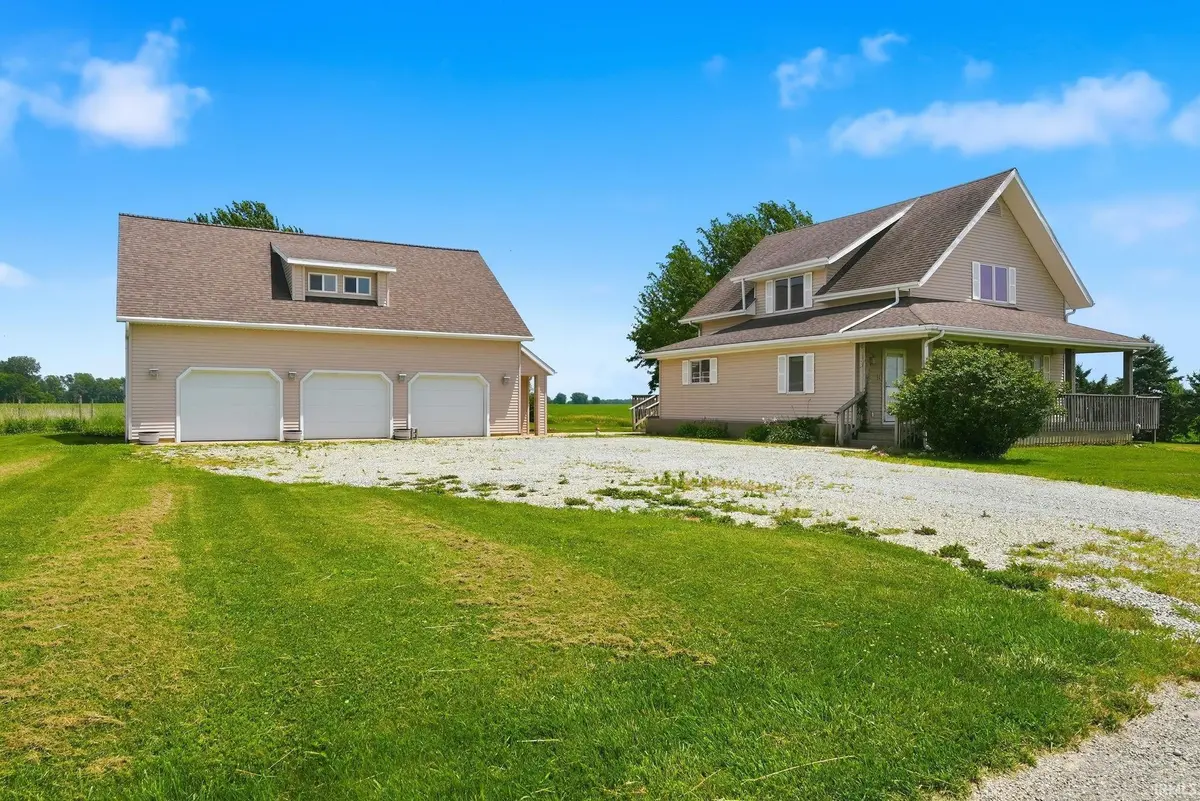 6756 St Rd 19 RD, Mentone, IN 46539
