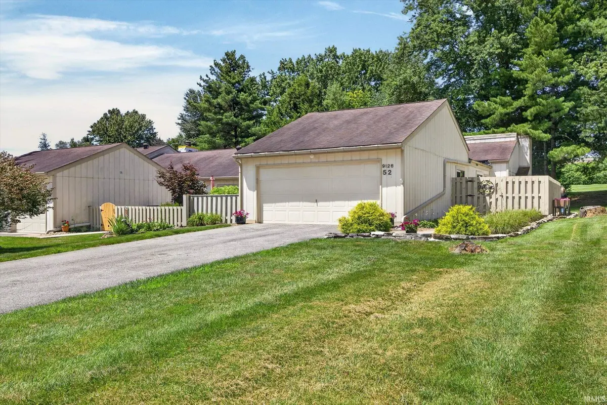 9126 S Greenridge LN, Bloomington, IN 47401