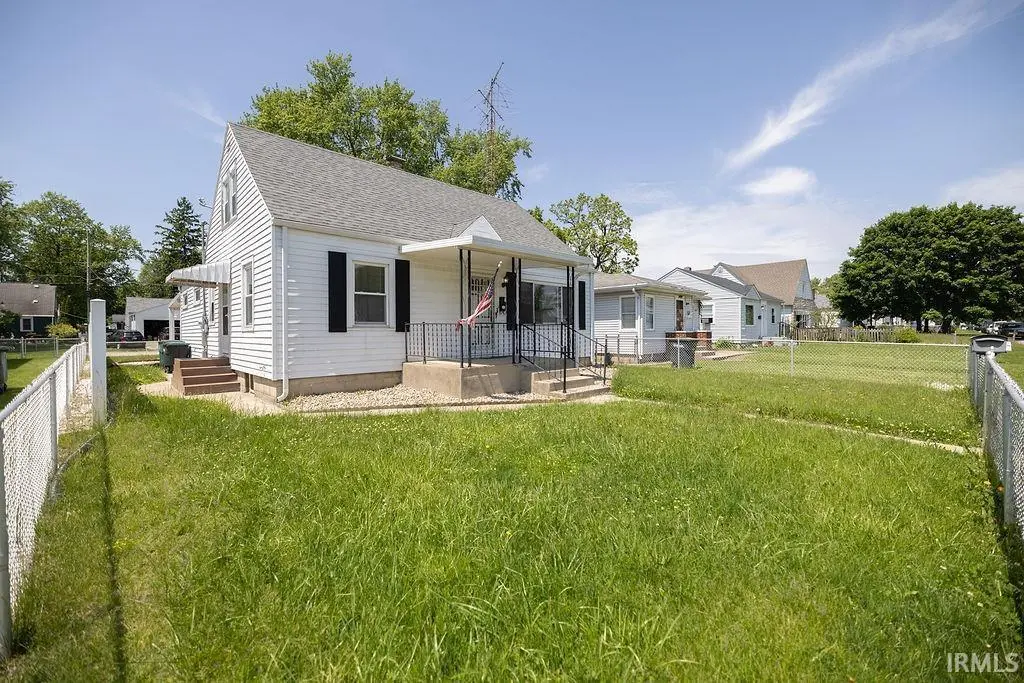 2107 S Grant ST, Muncie, IN 47302