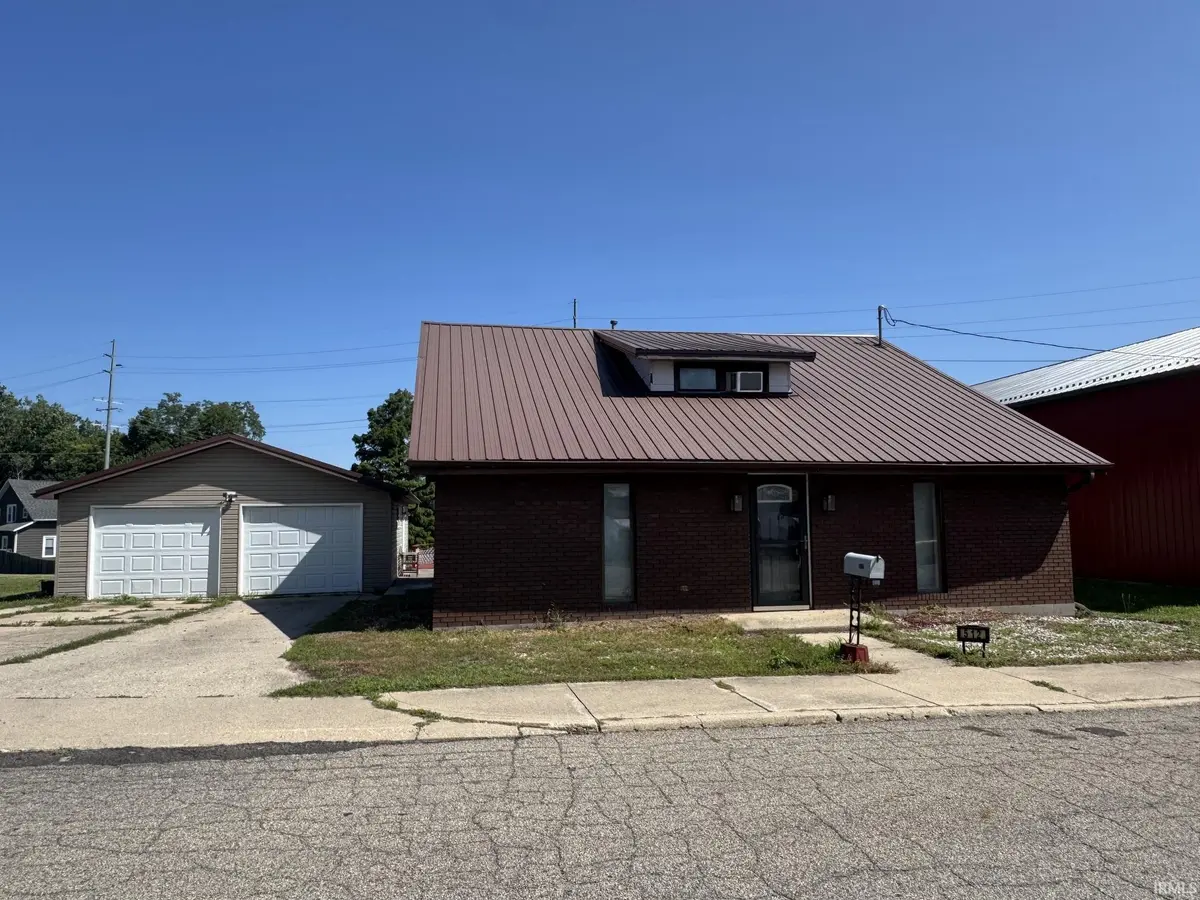 512 E 8th ST, Rochester, IN 46975