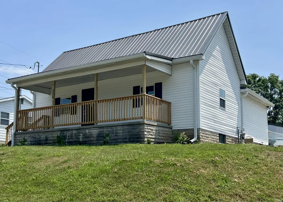 306 3rd ST, Oolitic, IN 47451
