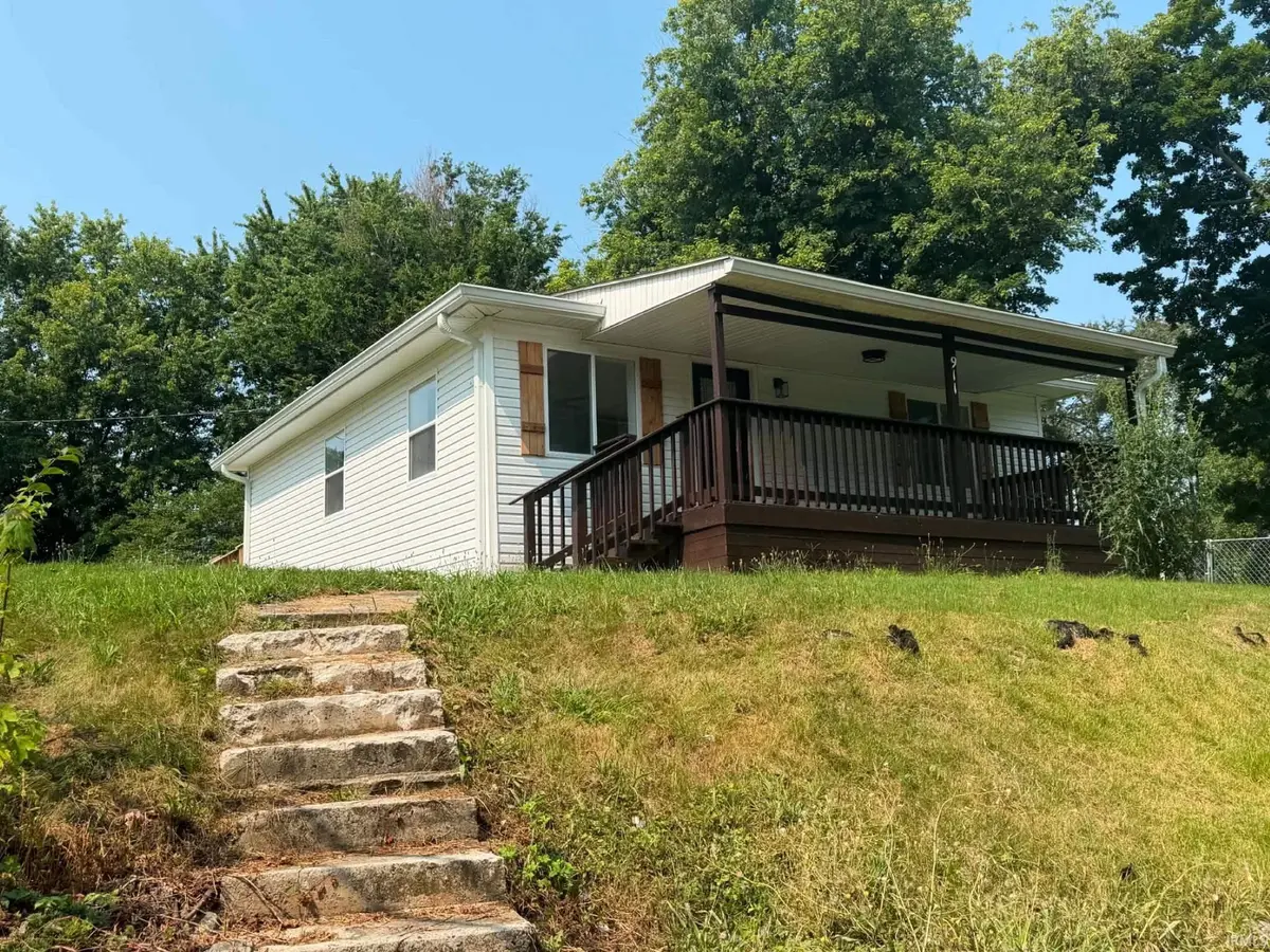 911 Lafayette Ave ***, Oolitic, IN 47451