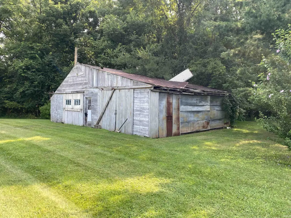 ** Madison ST, Delong, IN 46922