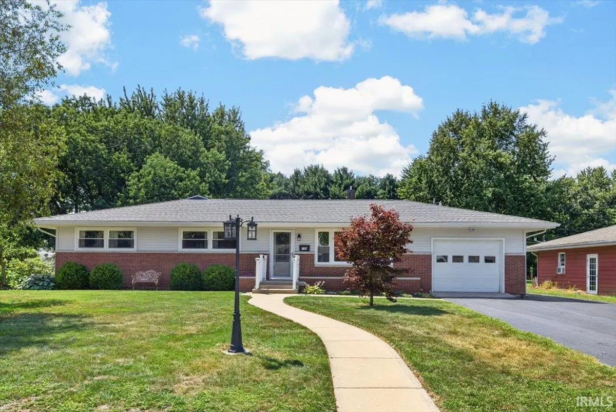 108 Mohawk DR, Flora, IN 46929