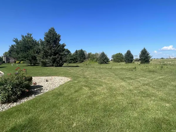 4528 Lake Blackthorn DR, South Bend, IN 46628-9010
