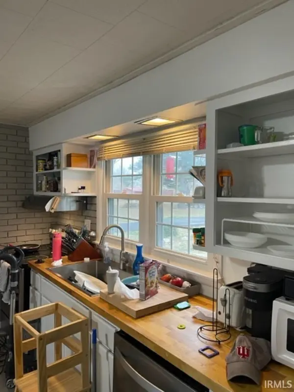 275 W Scott ST, Medora, IN 47260