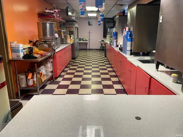 2745 N Oak RD, Plymouth, IN 46563