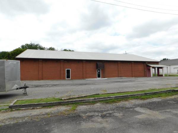 300 W Mulberry ST, Salem, IN 47167