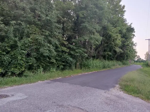700 Boston ST, Bicknell, IN 47512