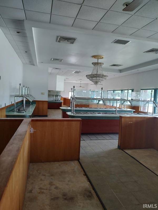 2807 Hotel DR, Huntington, IN 46750-7979